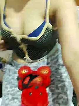 Snapshot of Rihame07 chatting on November 2025 07:58:01 PM Rihame07 online show from November 2025 07:58:01 PM