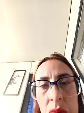 Jade 1-9 online show from November 2025 06:41:01 PM