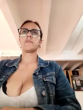 Jade 1-9 online show from February 2026 07:31:01 PM