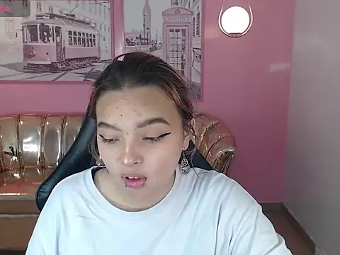 Snapshot of mia_foster_t chatting on November 2025 12:40:02 PM mia foster t online show from November 2025 12:40:02 PM