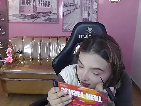 Snapshot of mia_foster_t chatting on November 2025 12:38:01 PM mia foster t online show from November 2025 12:38:01 PM