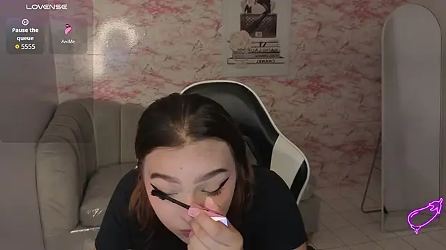 mia foster t online show from February 2026 01:20:01 PM