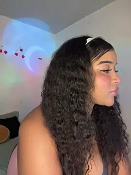 Snapshot of mitschellfox21 chatting on November 2025 11:14:02 PM mitschellfox21 online show from November 2025 11:14:02 PM