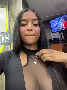 Snapshot of mitschellfox21 chatting on November 2025 10:04:02 PM mitschellfox21 online show from November 2025 10:04:02 PM