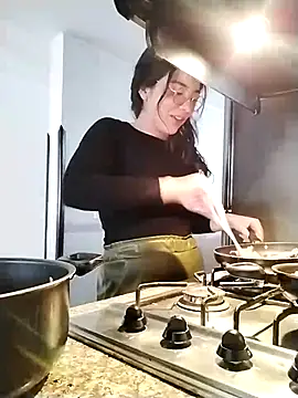 Jules Angel online show from November 2025 07:57:01 PM