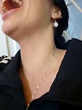 Jules Angel online show from June 2026 11:06:01 PM
