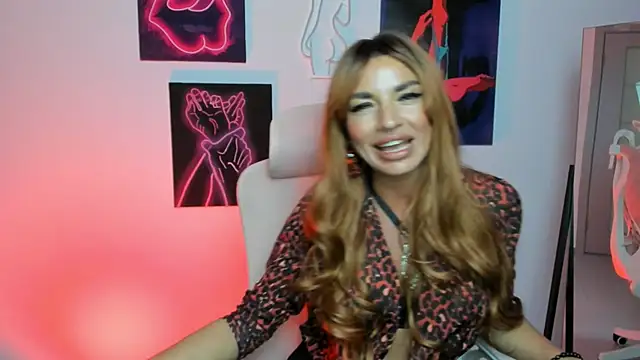 Queen Violetta  online show from October 2025 05:42:01 PM