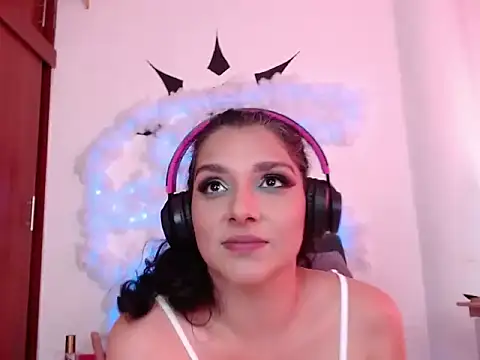 Snapshot of josie_r chatting on October 2025 02:05:02 PM josie r online show from October 2025 02:05:02 PM