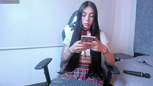 Snapshot of Corinna_Martini chatting on October 2025 04:57:02 AM Corinna Martini online show from October 2025 04:57:02 AM