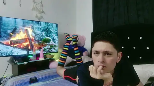 Tyler cat online show from October 2025 06:43:01 AM