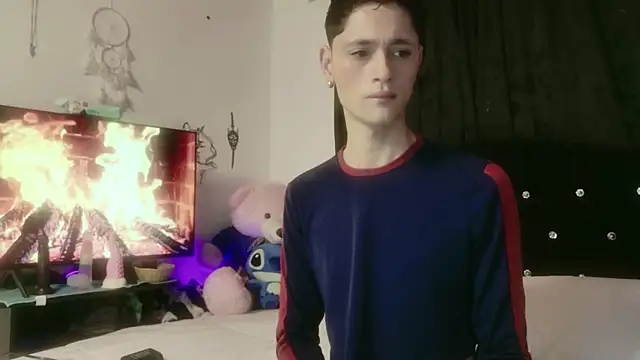 Tyler cat online show from November 2025 01:10:02 PM