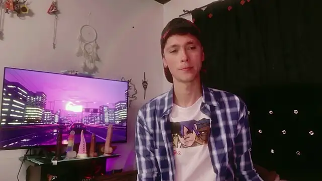 Tyler cat online show from November 2025 12:55:02 AM