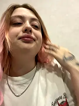 Snapshot of KellyMoors chatting on October 2025 01:15:02 PM KellyMoors online show from October 2025 01:15:02 PM