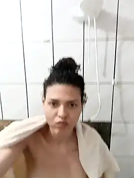 Snapshot of Larissinhamm chatting on October 2025 11:03:02 PM Larissinhamm online show from October 2025 11:03:02 PM