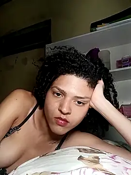 Snapshot of Larissinhamm chatting on October 2025 05:17:02 AM Larissinhamm online show from October 2025 05:17:02 AM