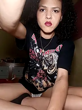 Snapshot of Larissinhamm chatting on October 2025 08:14:01 AM Larissinhamm online show from October 2025 08:14:01 AM