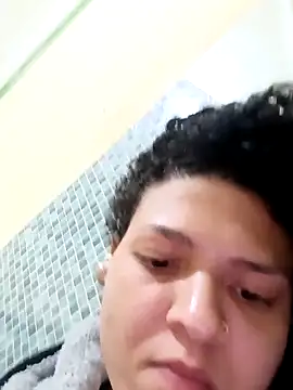 Snapshot of Larissinhamm chatting on October 2025 02:33:01 AM Larissinhamm online show from October 2025 02:33:01 AM