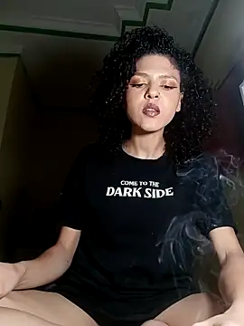 Snapshot of Larissinhamm chatting on October 2025 01:53:02 AM Larissinhamm online show from October 2025 01:53:02 AM