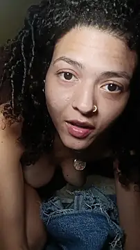 Snapshot of Larissinhamm chatting on November 2025 03:15:01 AM Larissinhamm online show from November 2025 03:15:01 AM