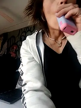 Snapshot of Rileyy7tk chatting on March 2026 10:37:02 PM Rileyy7tk online show from March 2026 10:37:02 PM