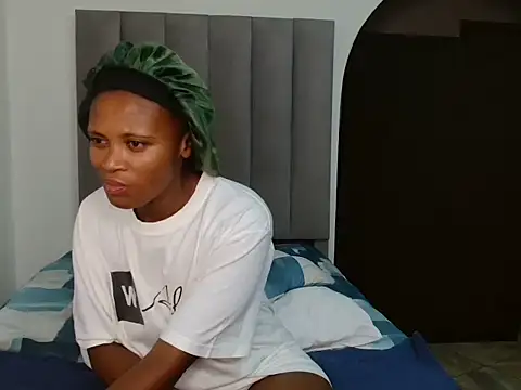 Snapshot of Sex_bomb30 chatting on October 2025 09:21:02 PM Sex bomb30 online show from October 2025 09:21:02 PM