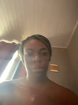 Priihmedeiros online show from July 2026 11:17:02 AM