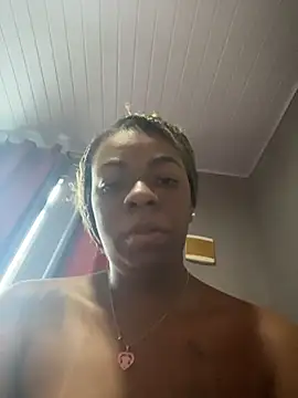 Priihmedeiros online show from August 2026 10:03:01 AM