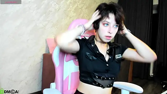 Snapshot of Sara_Frayer chatting on October 2025 12:54:01 AM Sara Frayer online show from October 2025 12:54:01 AM