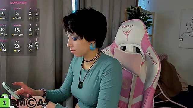 Snapshot of Sara_Frayer chatting on October 2025 04:09:02 AM Sara Frayer online show from October 2025 04:09:02 AM