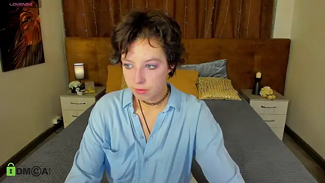 Snapshot of Sara_Frayer chatting on October 2025 01:02:02 AM Sara Frayer online show from October 2025 01:02:02 AM