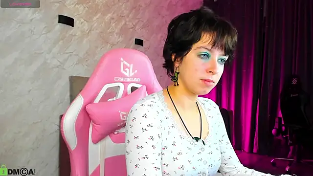 Snapshot of Sara_Frayer chatting on November 2025 01:08:01 AM Sara Frayer online show from November 2025 01:08:01 AM