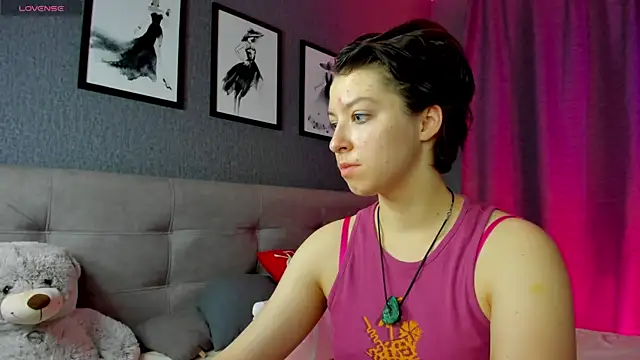 Sara Frayer online show from January 2026 01:09:02 AM