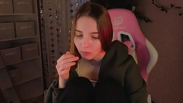 L1na Reeds online show from March 2026 01:13:01 AM