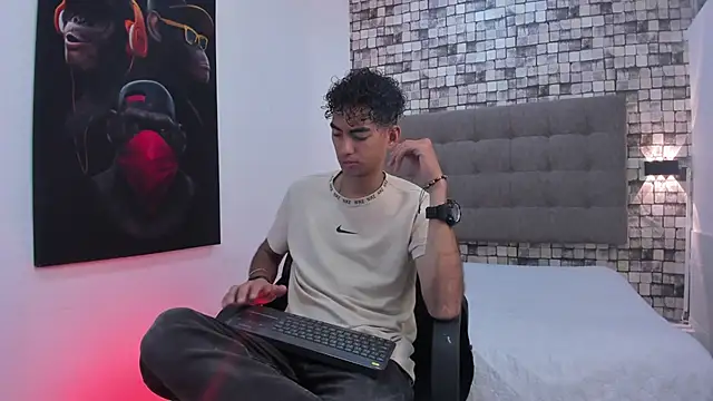 Ethan Brown0 online show from October 2025 12:24:02 PM