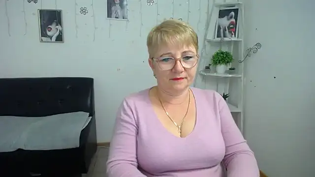 Snapshot of lunarossa_ chatting on October 2025 05:05:01 AM lunarossa online show from October 2025 05:05:01 AM