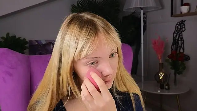 Snapshot of CelestaDicorcia chatting on October 2025 12:25:02 PM CelestaDicorcia online show from October 2025 12:25:02 PM