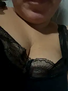 Daiana Andra online show from November 2025 07:29:01 PM