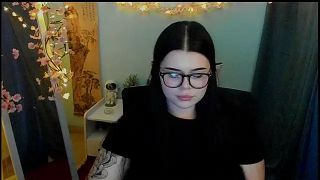 Mona Esty online show from February 2026 08:45:01 AM