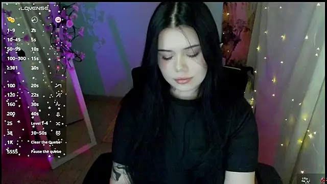 Snapshot of Mona_Esty chatting on May 2026 06:18:01 AM Mona Esty online show from May 2026 06:18:01 AM