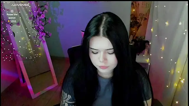 Snapshot of Mona_Esty chatting on May 2026 06:19:02 AM Mona Esty online show from May 2026 06:19:02 AM