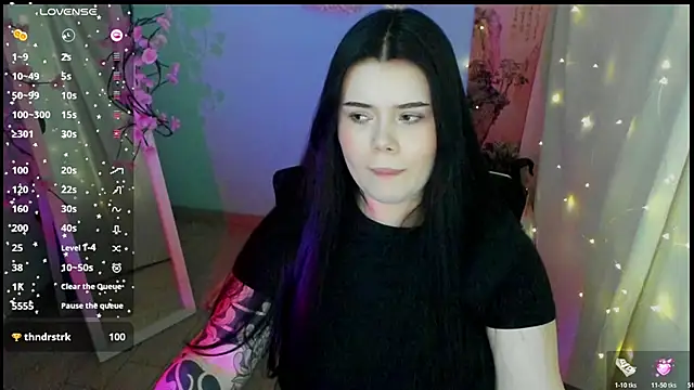 Snapshot of Mona_Esty chatting on May 2026 06:19:02 AM Mona Esty online show from May 2026 06:19:02 AM