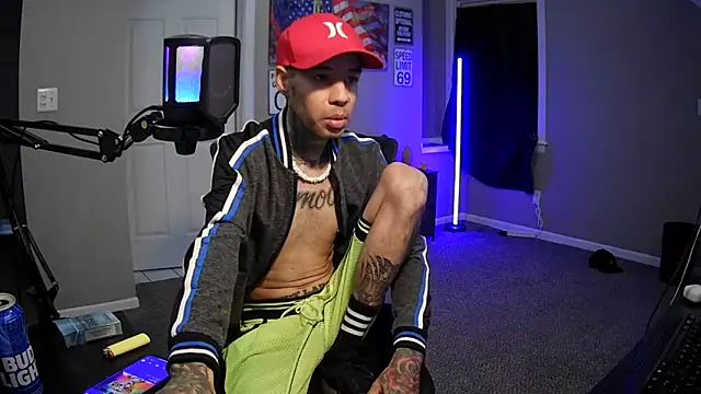 Snapshot of Michigan9000 chatting on November 2025 12:41:01 AM Michigan9000 online show from November 2025 12:41:01 AM