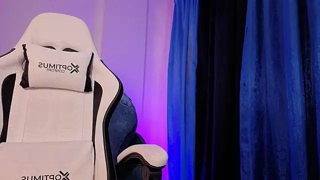 Violet Jhonson online show from November 2025 12:42:02 PM