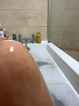 MimiMaee online show from October 2025 09:18:02 AM