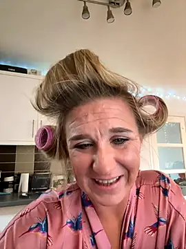 MimiMaee online show from October 2025 01:59:02 PM