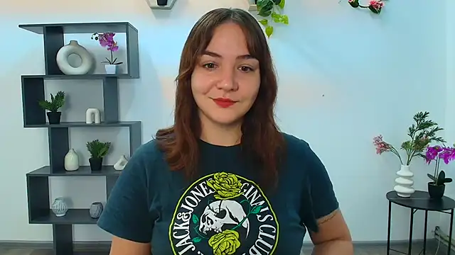 Snapshot of OliviaMontgommery chatting on October 2025 05:16:01 AM OliviaMontgommery online show from October 2025 05:16:01 AM