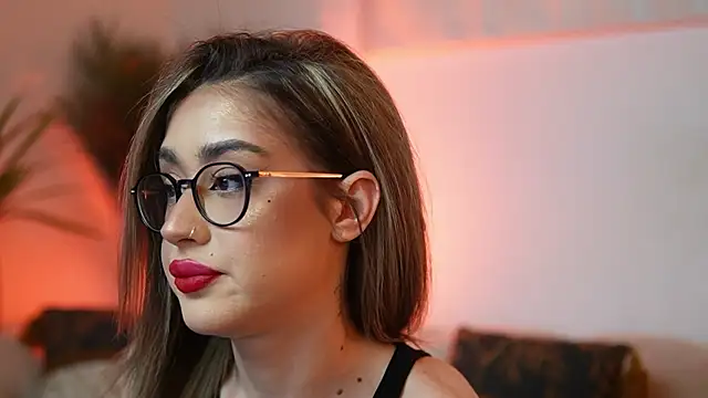 AileenKiss online show from April 2026 08:17:01 PM