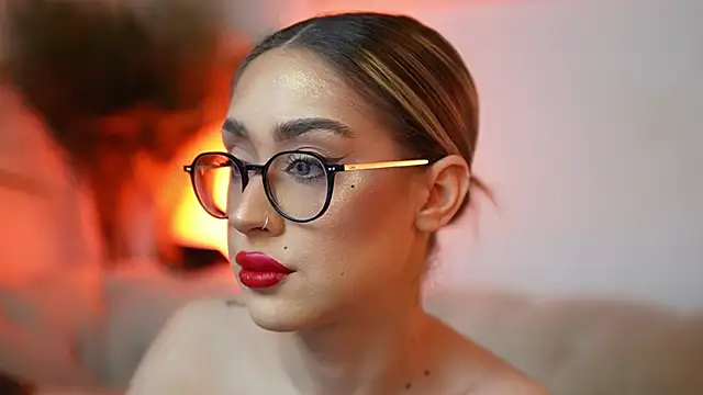 AileenKiss online show from April 2026 08:20:02 PM