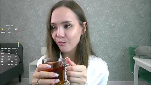 Snapshot of SweetSaraPie chatting on October 2025 07:01:01 PM SweetSaraPie online show from October 2025 07:01:01 PM