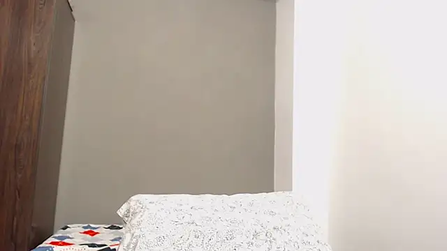 Snapshot of SamyBigTitis chatting on October 2025 01:59:02 AM SamyBigTitis online show from October 2025 01:59:02 AM